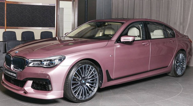 BMW M750Li xDrive Rose Quartz