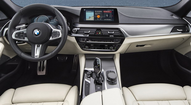 BMW M550i