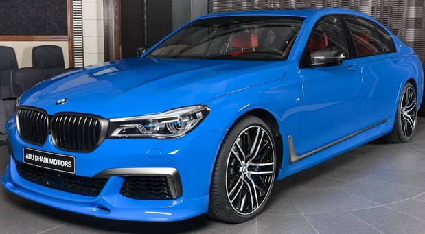 BMW M760Li Santorini Blue BMW M760Li Santorini Blue