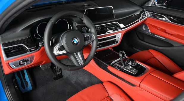 BMW M760Li Santorini Blue 
