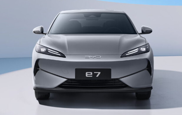 BYD e7 BYD e7
