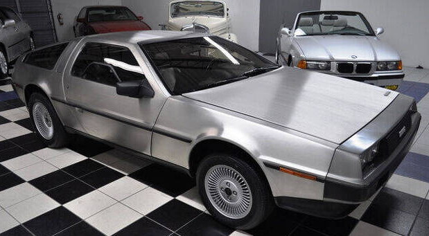 DeLorean DMC-12 DeLorean DMC-12
