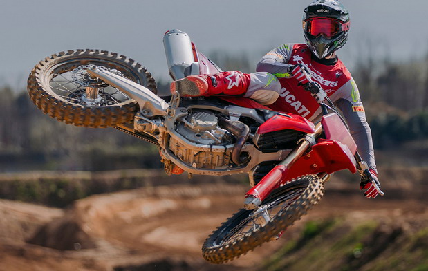Ducati Desmo450 MX
