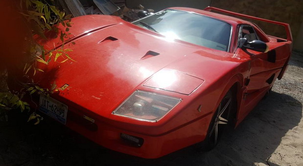 Ferrari F40 replika