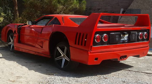 Ferrari F40 replika Ferrari F40 replika