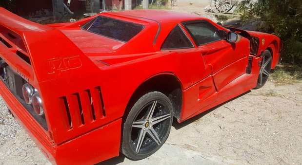 Ferrari F40 replika