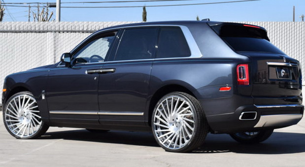 Rolls-Royce Cullinan sa 26-inčnim Forgiato točkovima