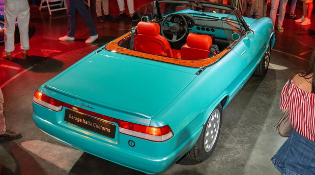Alfa Romeo Spider Duetto Hybrid