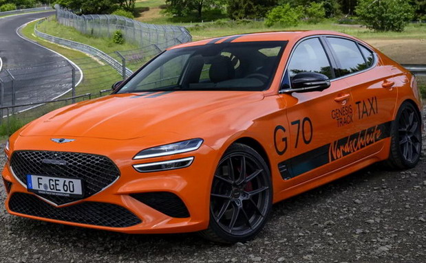 Genesis G70 "Track Taxi" Genesis G70 "Track Taxi"