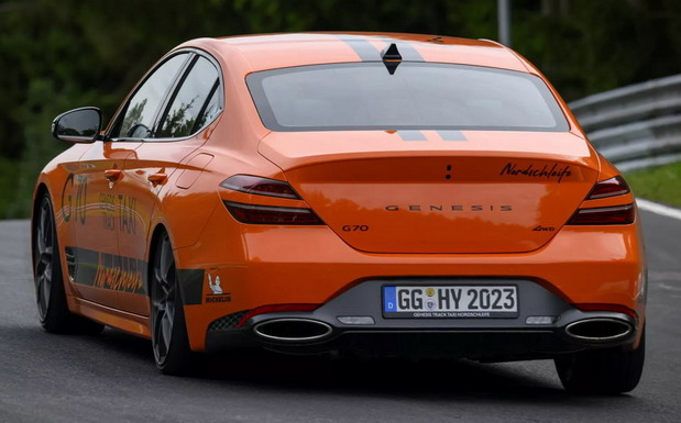 Genesis G70 "Track Taxi" Genesis G70 "Track Taxi"