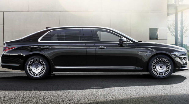 Genesis G90 Limousine