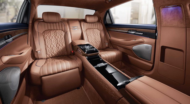 Genesis G90 Limousine