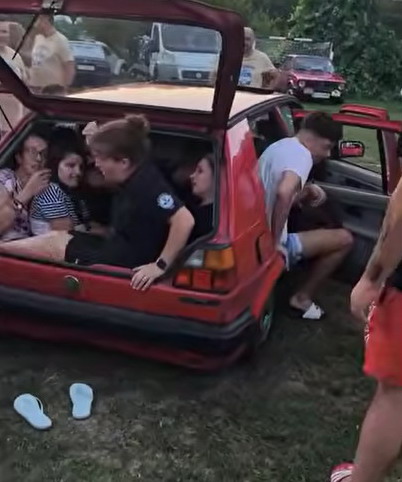 20 ljudi u Golfu II