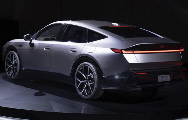 Honda Hybrid Sedan Prototype