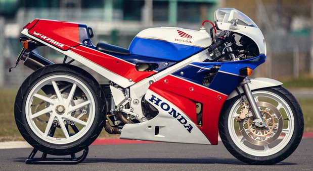 Honda VFR750R RC30 Honda VFR750R RC30