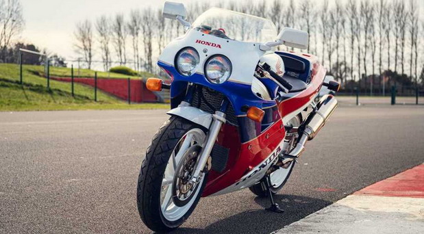 Honda VFR750R RC30 Honda VFR750R RC30