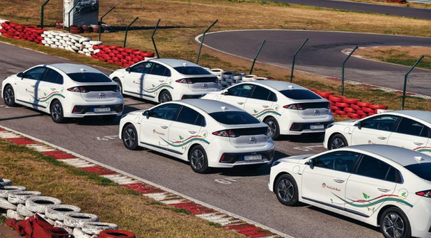 Hyundai IONIQ Hyundai IONIQ