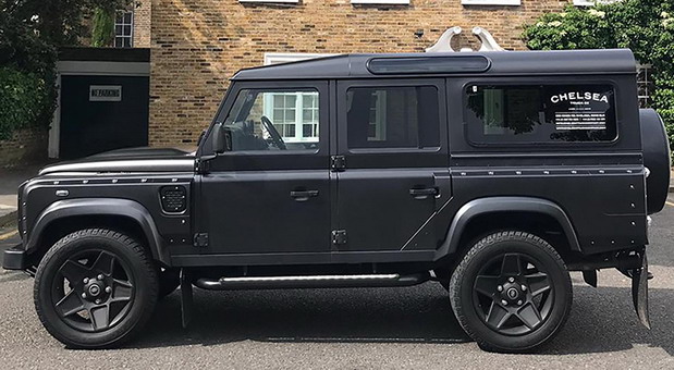 Defender 2.2 TDCI 110 Station Wagon The End Edition Defender 2.2 TDCI 110 Station Wagon The End Edition