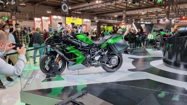 Kawasaki Ninja H2 SX 