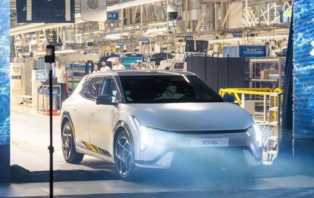 Kia EV4
