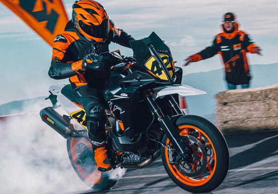 KTM 890 SMT KTM 890 SMT