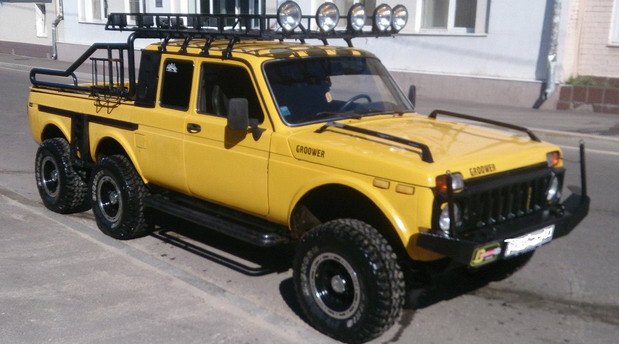 Lada Niva 6x6