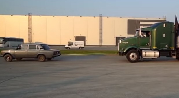 Lada protiv kamiona