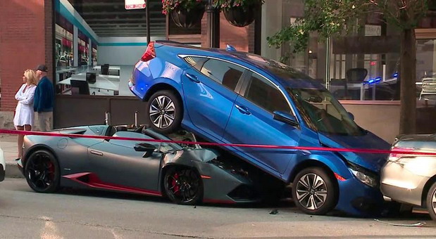Lamborghini Honda crash Lamborghini Honda crash