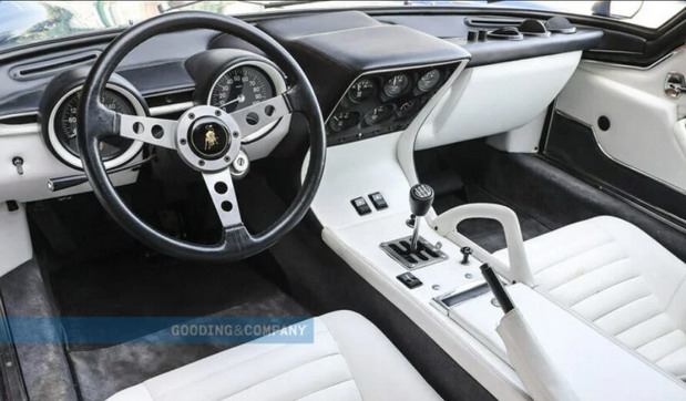 Lamborghini Miura P400 SV
