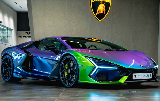 Lamborghini Revuelto 