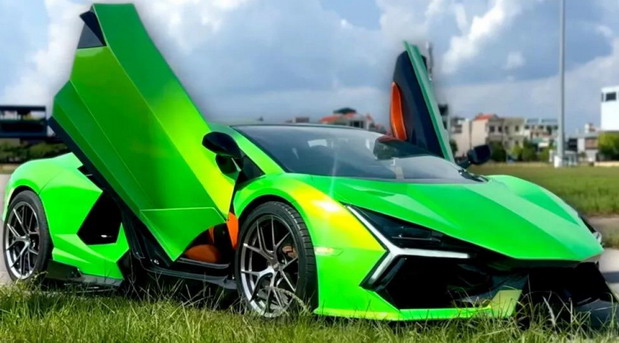 Replika Lamborghini Revuelta