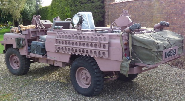 Land Rover u roze izdanju Land Rover u roze izdanju