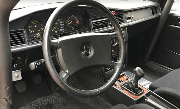 Mercedes 190 E 2.3-16 Mercedes 190 E 2.3-16