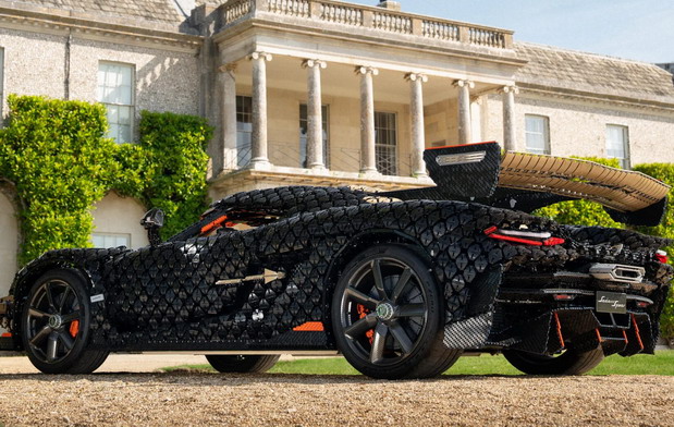 LEGO Koenigsegg Sadair&rsquo;s Spear