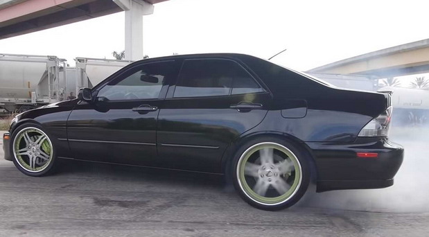 Lexus IS300