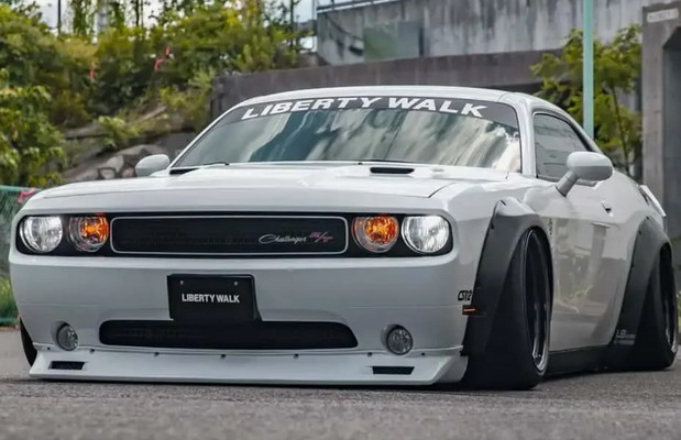 Liberty Walk Dodge Challenger