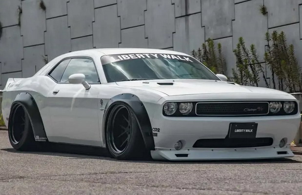 Liberty Walk Dodge Challenger