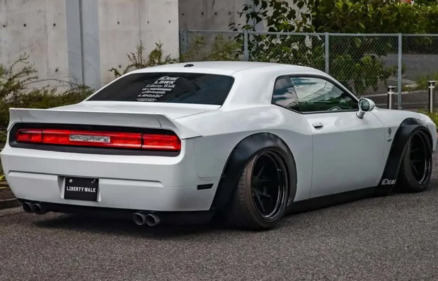 Liberty Walk Dodge Challenger