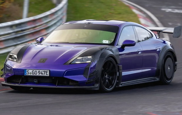 Porsche Taycan Turbo GT Manthey Kit