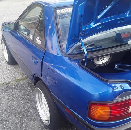 Skraćena Mazda 323 Skraćena Mazda 323