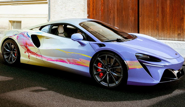 McLaren Artura Art Car