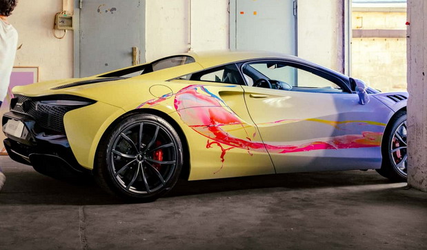 McLaren Artura Art Car