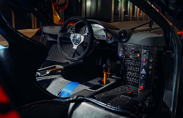 McLaren F1 GTR McLaren F1 GTR