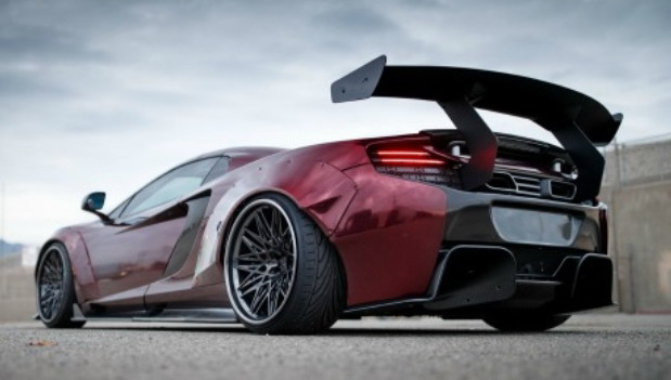 Liberty Walk McLaren 650S