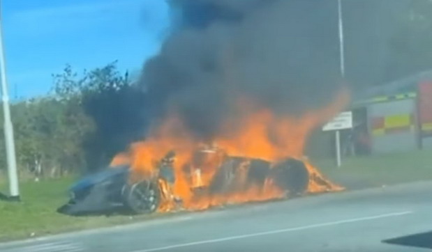 Izgoreo skupoceni hibridni McLaren Izgoreo skupoceni hibridni McLaren