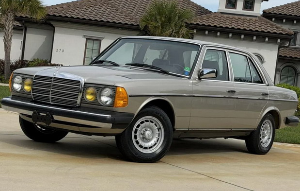 Mercedes-Benz W123 300D Turbo
