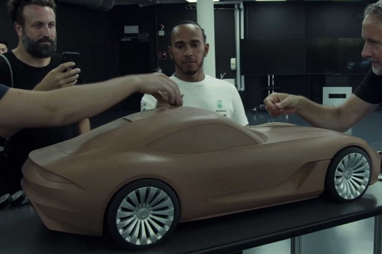 Lewis Hamilton u poseti Mercedes-Benz dizajn centru