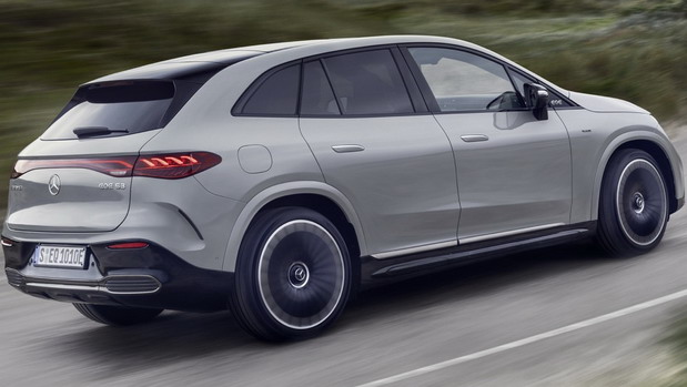 Mercedes-AMG EQE SUV 