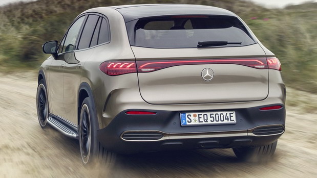 Mercedes EQE SUV