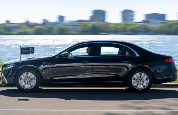 Mercedes-Benz S680 Guard Mercedes-Benz S680 Guard